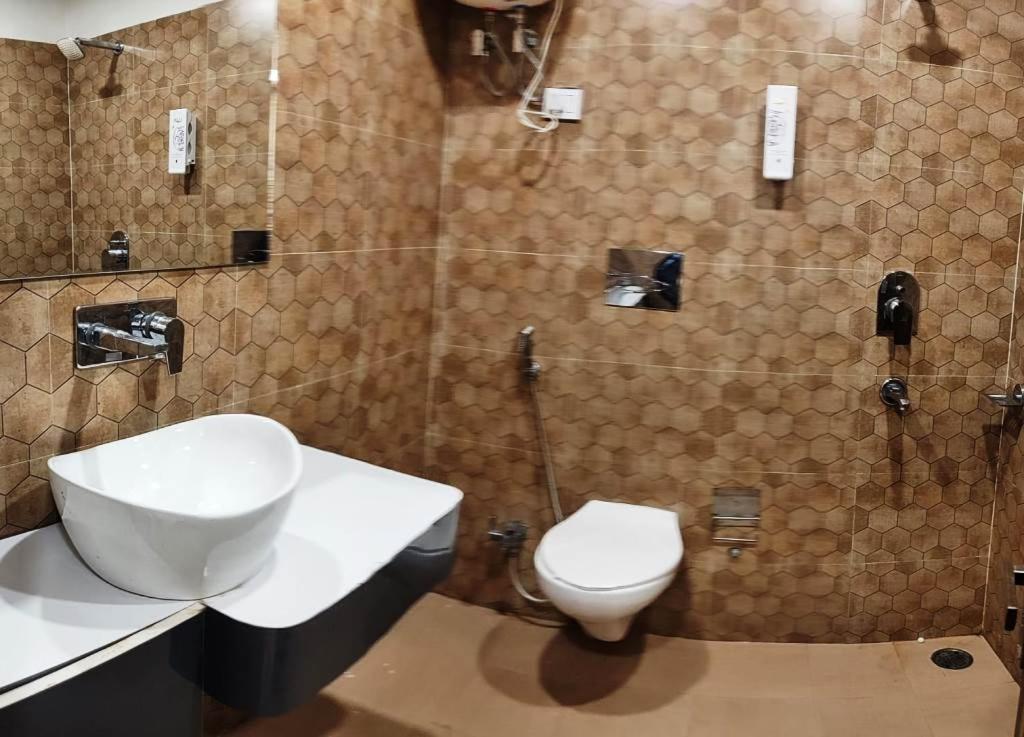 Hotel Mandakini Royale Kānpur Eksteriør bilde